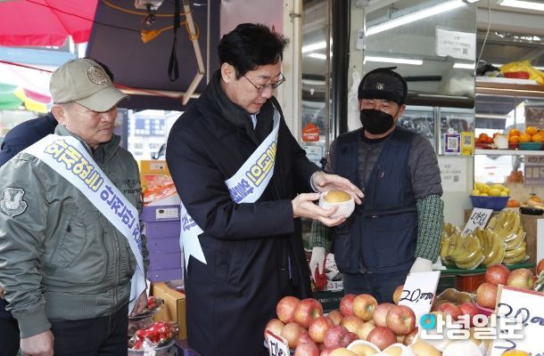 정명근 화성시장, 조암시장 방문해 전통시장 활성화 및 화재 예방 힘써