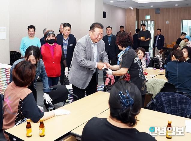 김경일 파주시장, 제21대 대선 선거공보 발송 종사자 격려