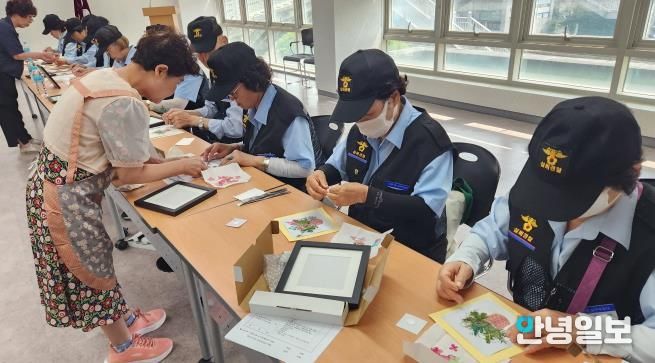 파주시 금촌2동, 실버경찰대 봉사단 대상 원예감성 교육