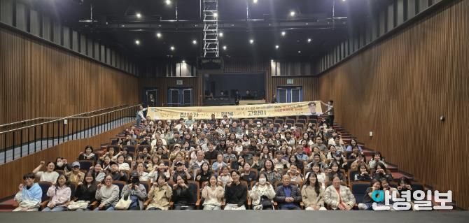 포천 인문 아카데미, 고양이 행동전문 수의사 김명철 초청 강연 성황리에 개최