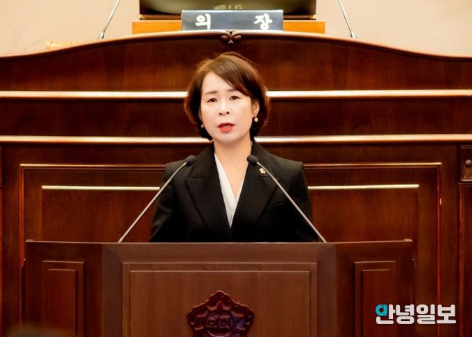 남양주시의회 315회 임시회 1차 본회의에서 정현미 의원이 ‘상급종합병원 유치계획’에 대해 시정질문 하고 있다.