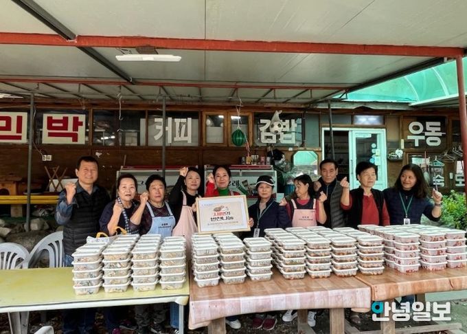 포천시 이동면 지역사회보장협의체, ‘사랑의 반찬 나눔’으로 따뜻한 온정 전달