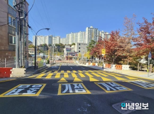 용인특례시 마북동 교동마을 현대홈타운 정문 앞 우회전 전용차로 확장