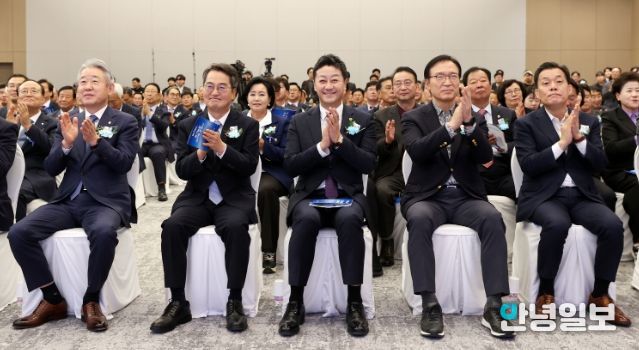 김진경 의장, NH농협은행 경기본부 신사옥 준공식 참석...경기도 금융과 농업 발전의 구심점 역할 당부