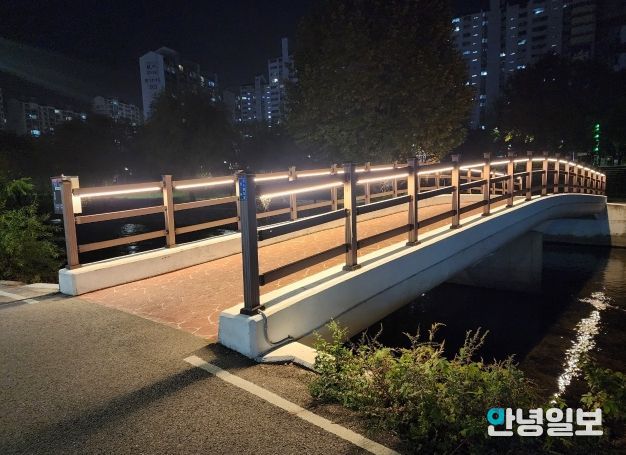 용인특례시 수지구 죽전1동은 목교 제4·6인도교에 LED 경관조명을 설치했다.
