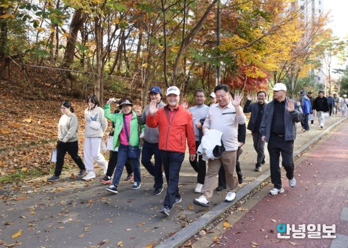 탄소중립 실천 ‘의왕 11월 두발로데이’ 성료…1천 여 시민 참여