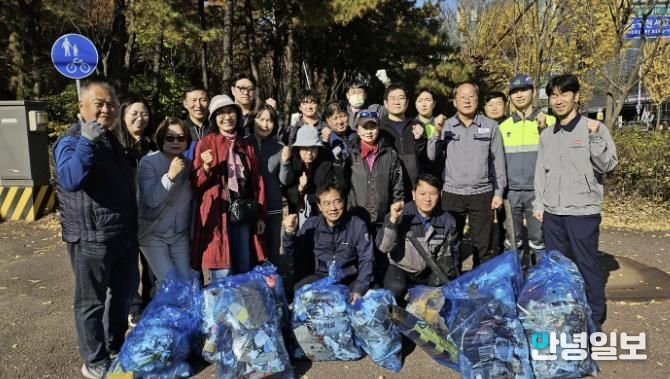 시흥시 '아름다운 산단 가꾸기' 환경정화 활동 마무리…산업단지 환경 개선 성과