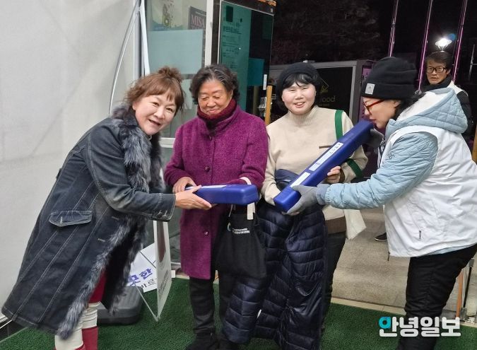 동두천시 생연1동 바르게살기운동위원회, 태극기 나눔 캠페인 전개