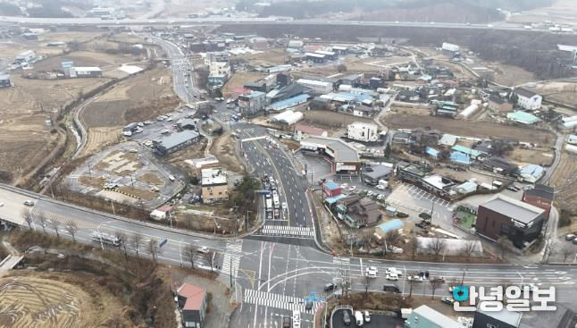 용인특례시는 처인구 포곡읍 마성리 50-6번지와 영문리 2-93번지를 잇는 연결도로(중1-45호)를 확장 개통했다