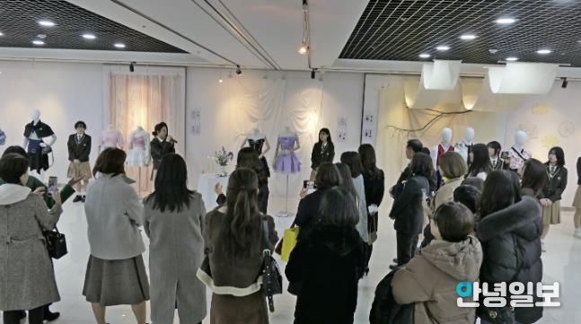 수원시 팔달구 매향여자정보고등학교 패션산업디자인과, 제1회 작품 전시회 열어