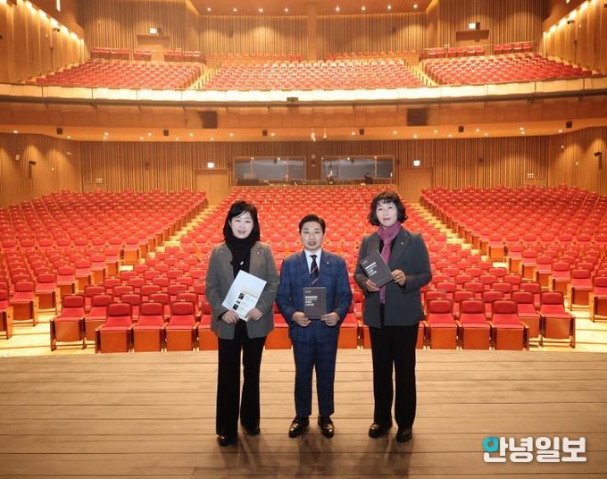 문복위 위원 현장점검 기념 사진