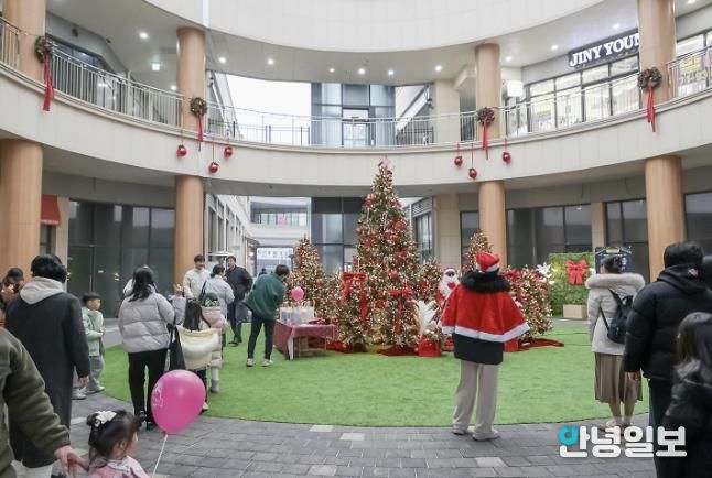 시흥시 '산타마을 인(in) 그랑트리' 행사 이틀간 큰 호응