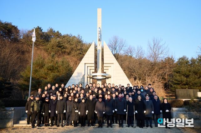 양주시, 현충탑 참배로 2026년 병오년 첫 출발