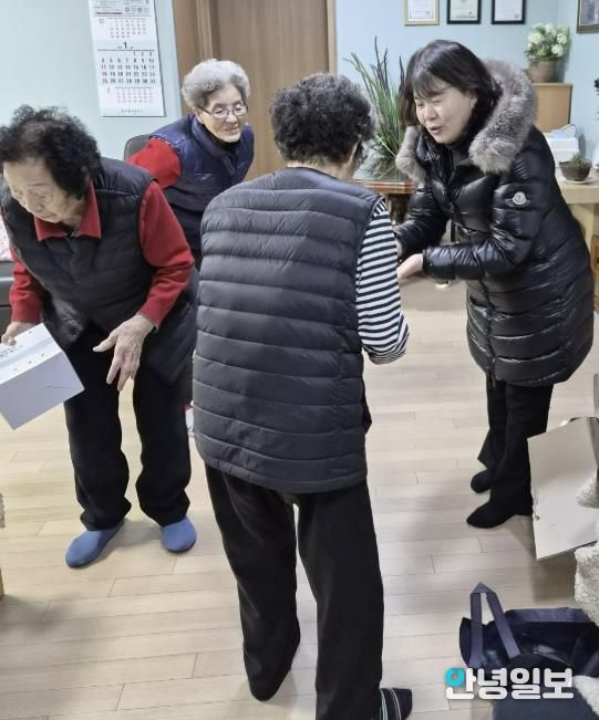 수원시 영통구 광교1동, 관내 경로당 21곳 한파쉼터 점검 및 방한용품 지원