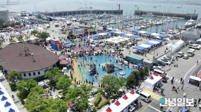 2025년 화성 뱃놀이 축제 현장