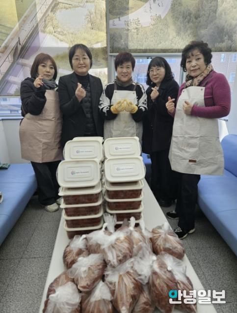 시흥시 정왕2동 지역사회보장협의체, '사랑의 장아찌 전달'로 온기 전해