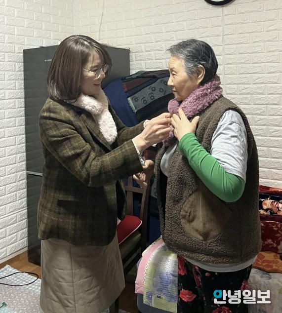 수원시 팔달구 우만1동 새마을문고회, 사랑의 털목도리 나눔으로 따뜻한 온기 나눠