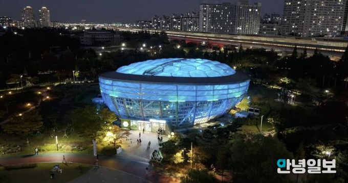 부천호수식물원 수피아 야간 전경