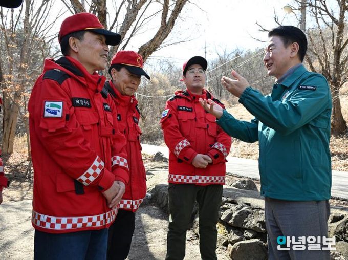 의정부시는 3월 3일 산불 대응 체계를 점검하고, 산불 예방 활동에 대한 현장 점검과 근무자 격려를 실시했다.