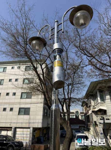 강남어린이공원에 설치된 해충유인퇴치기