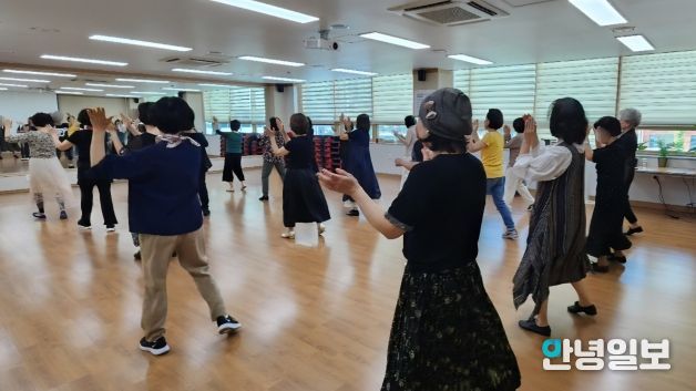 어르신 건강개선 댄스교실