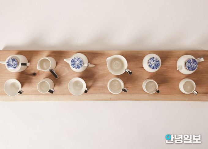 김영숙 작가 제53회 경기도 공예품대전 수상 작품(청화백자 각진 손잡이)