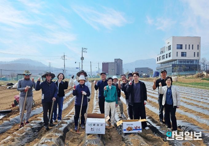 관고동 자유총연맹, 감자 식재로 따뜻한 나눔 준비