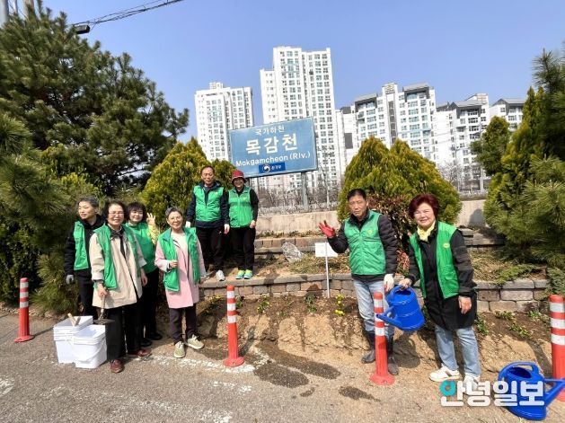 광명3동 새마을협의회·부녀회, ‘봄맞이 꽃심기’ 행사
