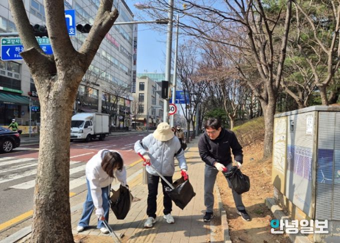고양시 중산2동 주민자치회, 봄맞이 마을환경 정화활동 실시