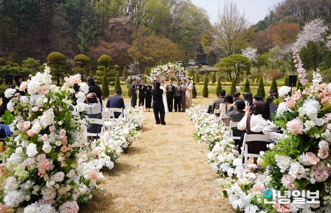 “성남 솔로몬 웨딩뜰” 첫 결혼식 열려